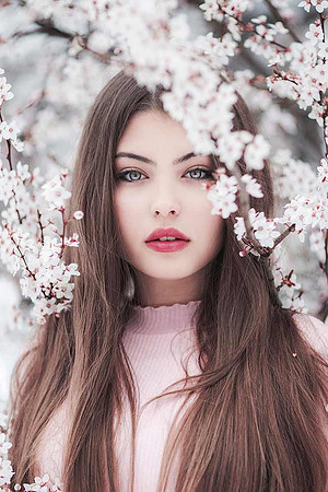 beautiful-women-with-flowers-cherry-blossom-portrait
