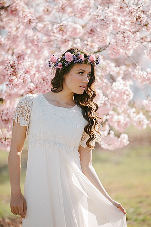 d42fc8bf15e619fd08614e0043c40f2b--ball-hairstyles-crown-flower
