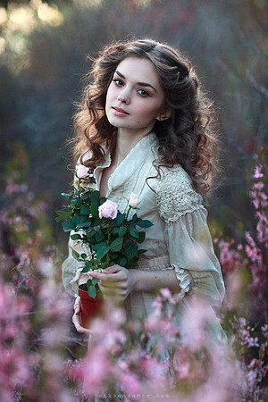beautiful-women-with-flowers-9