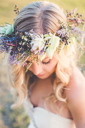 06-a-textural-fresh-lavender-crown-with-succulents-is-an-unusual-and-creative-solution